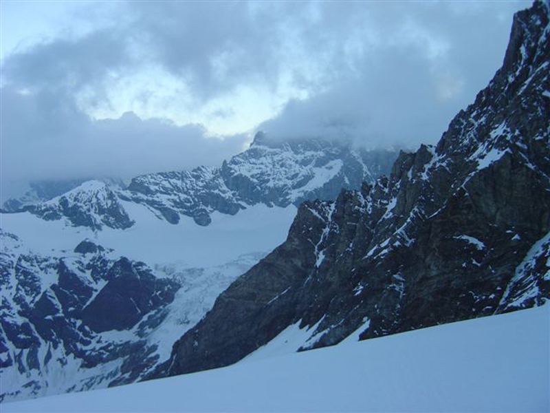 dent048