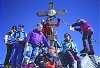 foto di vetta al Grossglockner (da destra : Giuliano, Elisa, Marco, Giovanni, Mauro, Roberto, dietro la croce Andrea e Massimo)
