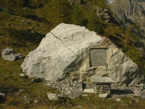 La lapide degli alpini